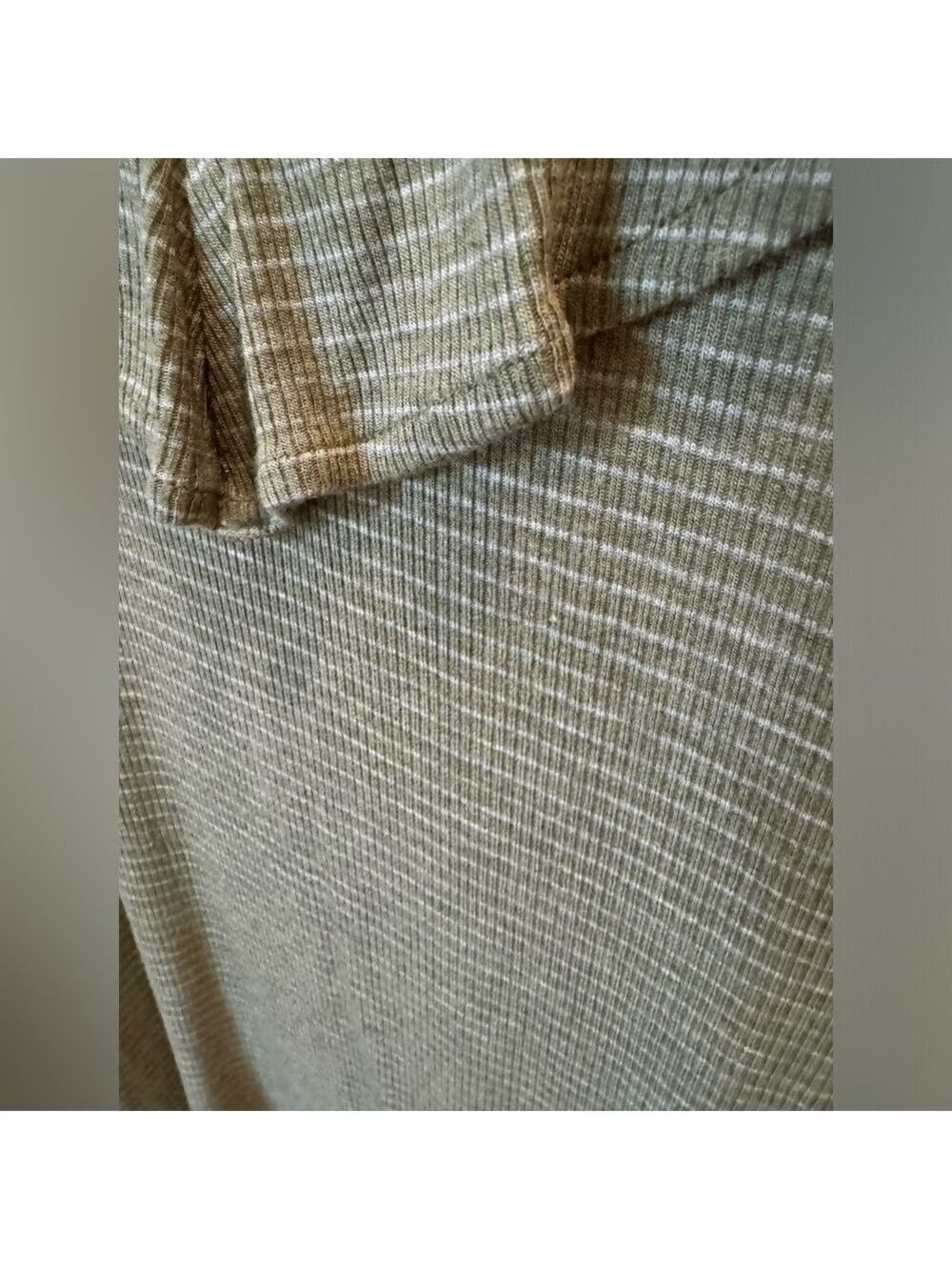 Cabi - Light Sage Green Ruffled Neckline Tank Top - Size L - Picture 6 of 9